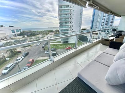 Departamento en venta en Seasons Tower, Oportunidad en Punta del Este