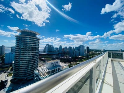 Departamento en venta en Manhattan, Oportunidad en Punta del Este
