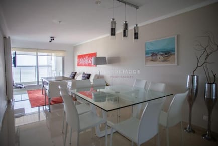 Apartamento en venta de 2 dormitorios en Miami Boulevard, Punta del Este.
