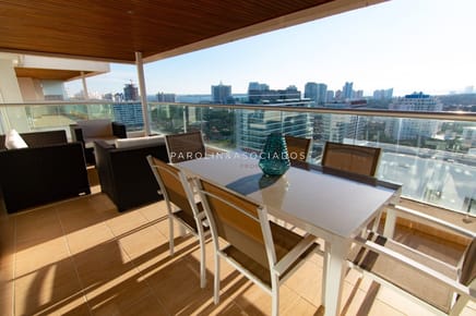 Departamento en venta en Icon Brava, Oportunidad en Punta del Este