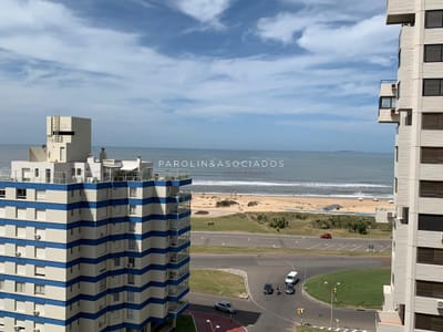 Departamento en venta en Parquemar Center, Oportunidad en Punta del Este