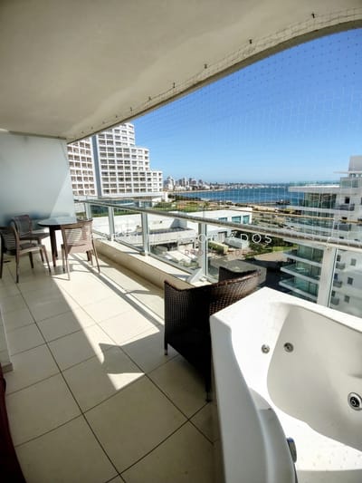 Departamento en venta en Seasons Tower, Oportunidad en Punta del Este