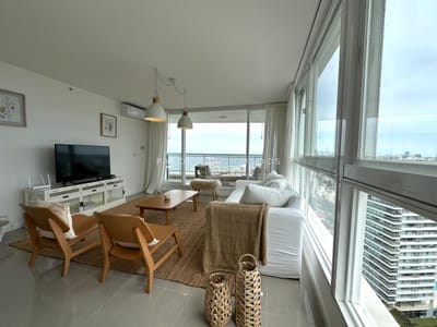 Departamento en venta en Torre One, Oportunidad en Punta del Este