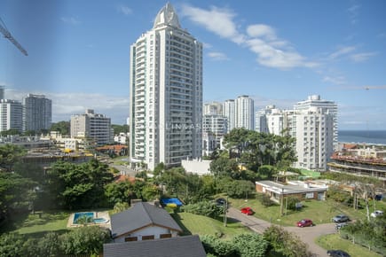Departamento en venta en Torre Esmeralda, Oportunidad en Punta del Este