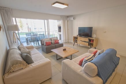 Departamento en venta en Manhattan, Oportunidad en Punta del Este