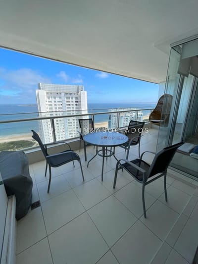 Departamento en venta en Seasons Tower, Oportunidad en Punta del Este
