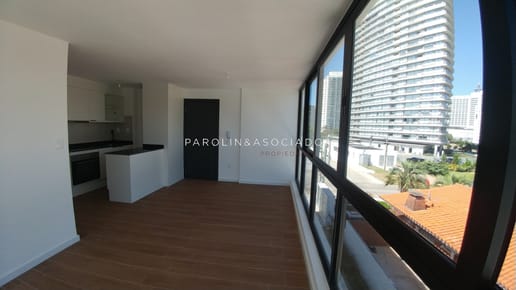Departamento en venta en Génova, Oportunidad en Punta del Este