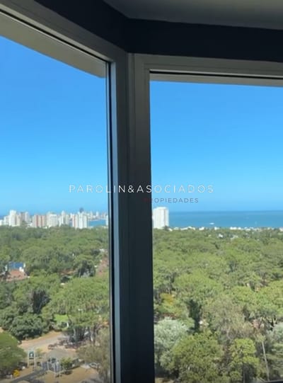 Departamento en venta en Torre Roosvelt Center I, Oportunidad en Punta del Este