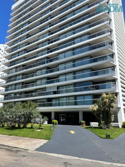 Venta apártamento de 2 dormitorios 2 baños en playa Brava