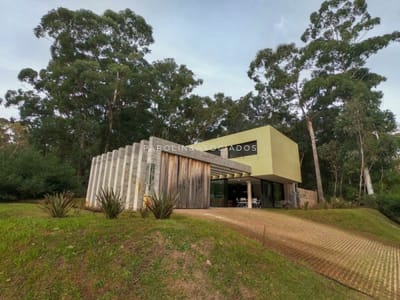 Casa en venta de 4 dormitorios en Design Village, Punta del Este.