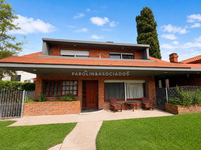 Casa de 4 dormitorios en venta en Mansa, Punta del Este.