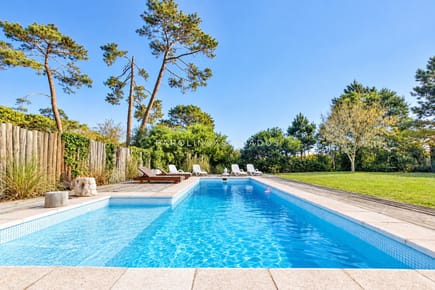 Casa en venta de 4 dormitorios en barrio privado, Punta del Este.