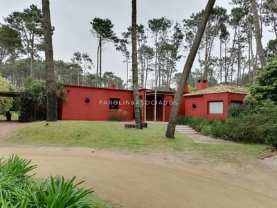 Casa en Venta de 3 Dormitorios en Barrio Privado Laguna Blanca