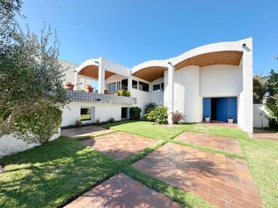 Excelente Casa en Venta de 4 Dormitorios ubicada en Peninsula, Punta del Este.
