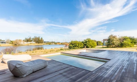 Casa en Venta de 3 Dormitorios en Barrio Privado Pueblo Mio, Punta del Este