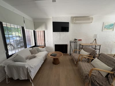 Venta de casa con 3 dormitorios, barbacoa y piscina climatizada en Playa Mansa