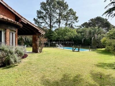 Venta 7 dormitorios, 8 baños  más dependencias de servicio