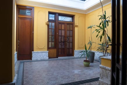 Alquiler Casa 1 Dormitorio Pocitos con patio y azotea