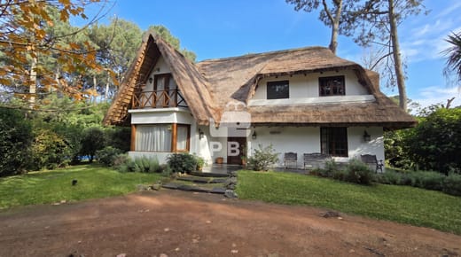 Casa 4 DORMITORIOS en Portezuelo Bosque, Punta Ballena - Ref : PBI1201