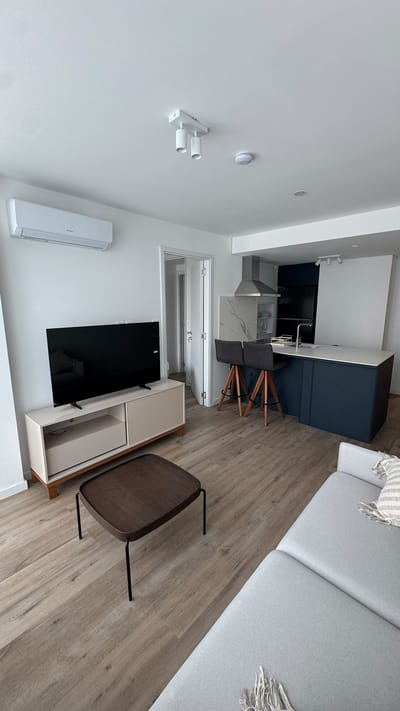 Alquiler de apartamento de 1 dormitorio, nuevo y totalmente amueblado.