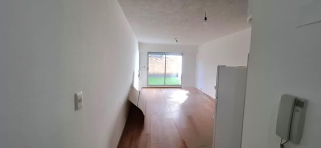Venta monoambiente con patio,Cordón Sur