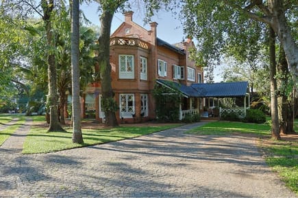 VENDO EXCLUSIVA CASA EN BARRIO MBOCAYATY