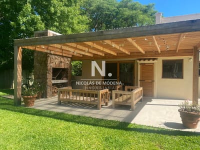 Casa en Jardines de Córdoba - Punta del Este