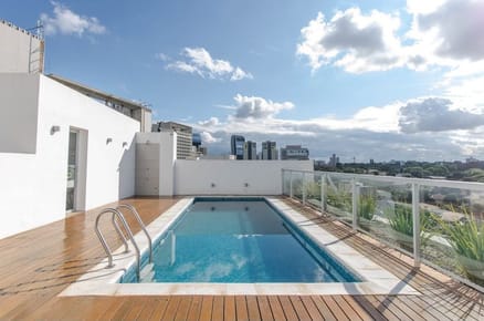 VENDO DEPARTAMENTO DE 2 DORMITORIOS Y 2 COCHERAS, ZONA SHOPPING DEL SOL