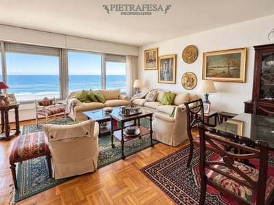 Venta de apartamento, 4 dormitorios, 3 baños,  Terraza, Garaje . Centro