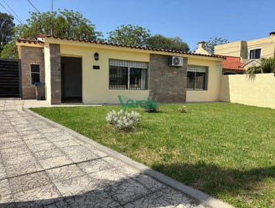 Casa venta Paso Carrasco 3 dormitorios a 1 cuadra Cno. Carrasco