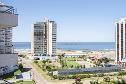 Venta apartamento en Brava, Punta del Este de 3 dormitorios con excelente vista