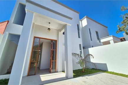 DUPLEX ESTILO TOSCANO EN PRIMER BARRIO LUQUE