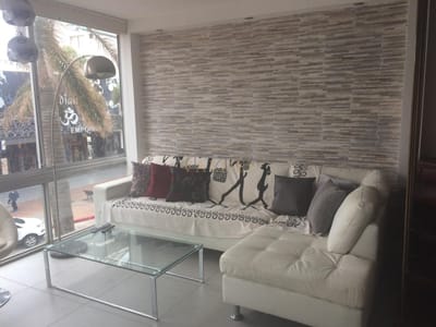 Apartamento de Tres Dormitorios en Península - Venta