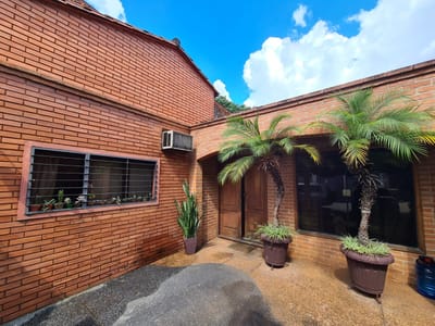 HERMOSA CASA EN VENTA A PASOS DE EUSEBIO AYALA, BARRIO VISTA ALEGRE
