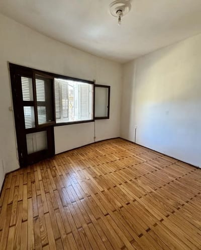 ALQUILER | Apartamento de 2 dormitorios con balcón