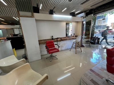 Venta 2 Locales o Vivienda dos Plantas 240m2 Centro