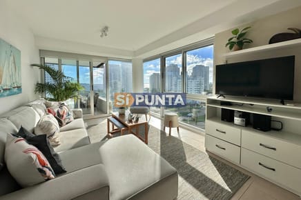 Apartamento de tres dormitorios en venta Playa Mansa