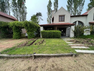 venta de casa en barrio privado dos dormitorios pinares