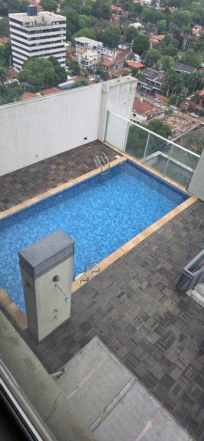 Alquiler: Moderno Departamento Amoblado con Balcón y Garaje en Live Boggiani, Asunción