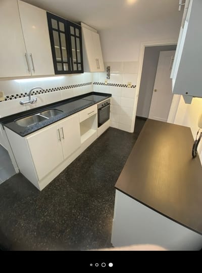 Alquiler de Apartamento de 2 Dormitorios y 2 Baños con Balcón en Cordon