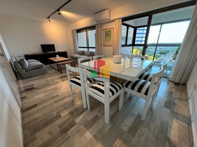 Apartamento de 3 dormitorios en venta y alquiler