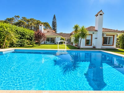 Espectacular casa, con piscina y gran jardín a 200 metros de playa brava