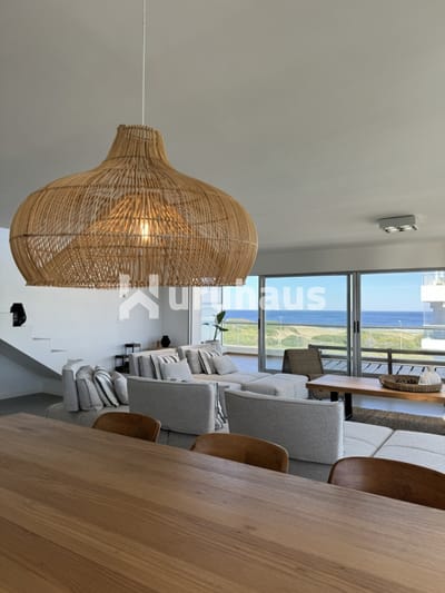 Penthouse en venta, de 3 dormitorios en suite, en playa brava, primera linea