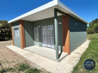 Casa en alquiler c/ cochera en Villa Aeroparque