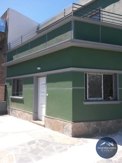 Casa en venta c/ cochera en Atahualpa