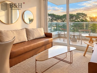 En venta impecable apartamento de 1 dormitorio en Playa Brava, Punta del Este