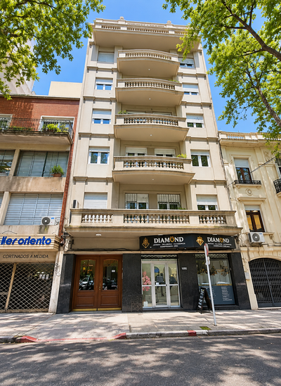 APARTAMENTO EN VENTA EN EL CENTRO – 4 DORMITORIOS Y GARAGE