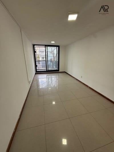 Apartamento en alquiler c/ cochera en Pocitos Nuevo