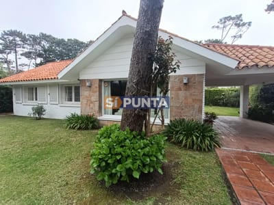 Disponible en alquier Casa en Mansa - Punta del Este, a pasos del mar