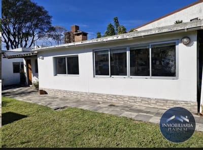 Casa en venta c/ cochera en Parque Batlle